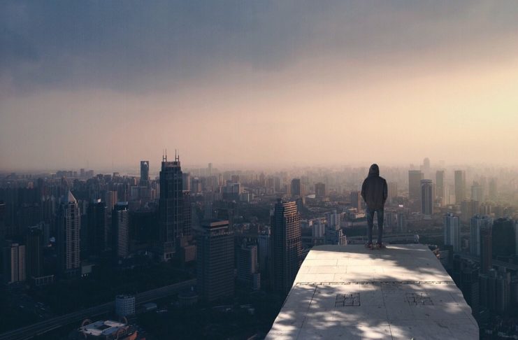 Νιώθουν οι πλούσιοι περισσότερη μοναξιά;