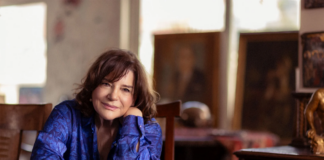 «Μια υπόσχεση ευτυχίας μέσα στο σκοτάδι» – Η Φωτεινή Τσαλίκογλου για το νέο της βιβλίο «Ο Ιωσήφ ήρθε μετά»